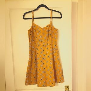 Daisy Dress with cutout back size Med!